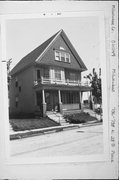 736-738 N 28TH PL., a Queen Anne duplex/two-flat, built in Milwaukee, Wisconsin in 1906.