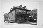 2134 N 28TH ST, a American Foursquare duplex/two-flat, built in Milwaukee, Wisconsin in 1896.