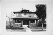 2074 S 28TH ST, a American Foursquare house, built in Milwaukee, Wisconsin in 1913.