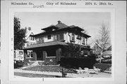 2074 S 28TH ST, a American Foursquare house, built in Milwaukee, Wisconsin in 1913.