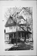 842 N 29TH ST, a Queen Anne house, built in Milwaukee, Wisconsin in 1898.