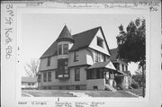 936 N 31ST ST, a Queen Anne house, built in Milwaukee, Wisconsin in 1890.