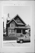 953-955 N 29TH ST, a Craftsman duplex/two-flat, built in Milwaukee, Wisconsin in 1911.