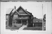 953-955 N 29TH ST, a Craftsman duplex/two-flat, built in Milwaukee, Wisconsin in 1911.