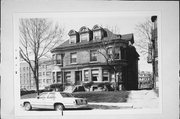 727-729 N 31ST ST, a Colonial Revival/Georgian Revival house, built in Milwaukee, Wisconsin in 1898.