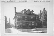727-729 N 31ST ST, a Colonial Revival/Georgian Revival house, built in Milwaukee, Wisconsin in 1898.