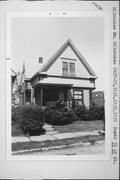1427-1429, 1431, 1435, 1439 N 31ST ST, a Front Gabled house, built in Milwaukee, Wisconsin in 1890.