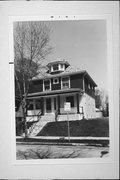 944 N 34TH ST 944 N 34TH ST, a American Foursquare house, built in Milwaukee, Wisconsin in 1904.