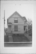1538-1540 N 34TH ST, a Queen Anne duplex/two-flat, built in Milwaukee, Wisconsin in 1891.