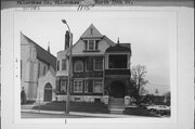 1115 35TH ST, a Queen Anne house, built in Milwaukee, Wisconsin in 1890.