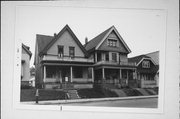 1747, 1749-1751 N 35TH ST, a Front Gabled duplex/two-flat, built in Milwaukee, Wisconsin in 1904.