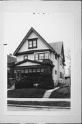 1118-1120 N 37TH ST, a Craftsman duplex/two-flat, built in Milwaukee, Wisconsin in 1910.