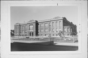 2623 N 38TH ST, a Federal elementary, middle, jr.high, or high, built in Milwaukee, Wisconsin in 1911.