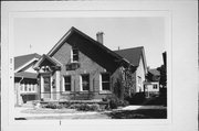 2836 N 46TH ST, a Colonial Revival/Georgian Revival house, built in Milwaukee, Wisconsin in 1927.