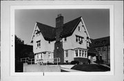 1031 N ASTOR ST, a Craftsman house, built in Milwaukee, Wisconsin in 1911.