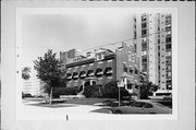 1122 N ASTOR ST, a Federal house, built in Milwaukee, Wisconsin in 1852.
