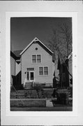 1666 N ASTOR, a Front Gabled house, built in Milwaukee, Wisconsin in 1981.