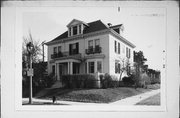 2803 E BRADFORD AVE, a Colonial Revival/Georgian Revival house, built in Milwaukee, Wisconsin in 1900.