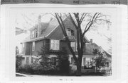 1815 JEFFERSON ST, a Shingle Style house, built in Madison, Wisconsin in 1905.