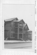 425-427 W GORHAM ST, a Craftsman apartment/condominium, built in Madison, Wisconsin in 1913.