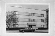 1733 N CAMBRIDGE, a Contemporary apartment/condominium, built in Milwaukee, Wisconsin in 1961.