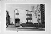 1819 N CAMBRIDGE, a Contemporary apartment/condominium, built in Milwaukee, Wisconsin in 1959.