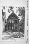 1848-1850 N CAMBRIDGE, a Queen Anne duplex/two-flat, built in Milwaukee, Wisconsin in 1895.