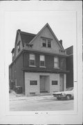 808-810 E CHAMBERS, a Front Gabled small retail building, built in Milwaukee, Wisconsin in 1911.