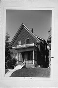 2929 S CLEMENT AVE 2929 S CLEMENT AVE, a Front Gabled house, built in Milwaukee, Wisconsin in 1899.