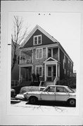 2885-87 S DELAWARE AVE, a Queen Anne duplex, built in Milwaukee, Wisconsin in 1904.