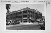 2551-2565 N DOWNER AVE, a Twentieth Century Commercial automobile showroom, built in Milwaukee, Wisconsin in 1916.