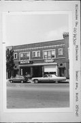 2579-2597 N DOWNER AVE, a Neoclassical/Beaux Arts retail building, built in Milwaukee, Wisconsin in 1915.