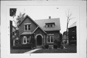 5837 ELLIOTT CIR, a Gabled Ell house, built in Milwaukee, Wisconsin in 1923.