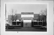 1441 N FARWELL AVE, a Astylistic Utilitarian Building garage, built in Milwaukee, Wisconsin in 1923.