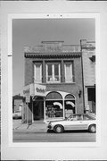 1457 N FARWELL AVE, a Twentieth Century Commercial small retail building, built in Milwaukee, Wisconsin in 1915.