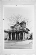 1462 N FARWELL AVE, a Italianate house, built in Milwaukee, Wisconsin in 1877.