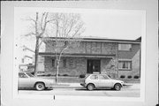 1466 N FARWELL AVE, a Contemporary apartment/condominium, built in Milwaukee, Wisconsin in 1960.