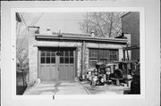 1509 N FARWELL (REAR), a Astylistic Utilitarian Building garage, built in Milwaukee, Wisconsin in 1909.