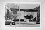 1579 N FARWELL AVE, a Contemporary apartment/condominium, built in Milwaukee, Wisconsin in 1961.