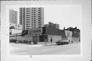 1650 N FARWELL, a Commercial Vernacular grocery store/supermarket, built in Milwaukee, Wisconsin in 1961.