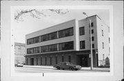 1748 N FARWELL AVE, a Contemporary small office building, built in Milwaukee, Wisconsin in 1954.