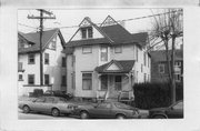 21 W GILMAN ST, a Queen Anne house, built in Madison, Wisconsin in 1889.