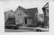 11 W GILMAN ST, a Gabled Ell house, built in Madison, Wisconsin in 1886.