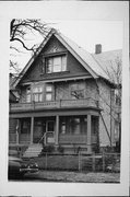 434-436 E GARFIELD AVE, a Queen Anne house, built in Milwaukee, Wisconsin in 1902.