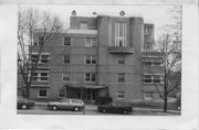 1 E GILMAN ST, a Art/Streamline Moderne apartment/condominium, built in Madison, Wisconsin in 1937.
