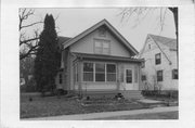 2135 KENDALL AVE, a Front Gabled house, built in Madison, Wisconsin in 1915.