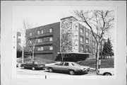 2830 W HIGHLAND BLVD, a Contemporary apartment/condominium, built in Milwaukee, Wisconsin in 1965.