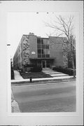 3345 W HIGHLAND BLVD, a Contemporary apartment/condominium, built in Milwaukee, Wisconsin in 1966.