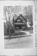 3602 W HIGHLAND BLVD 3602 W HIGHLAND BLVD, a Arts and Crafts house, built in Milwaukee, Wisconsin in 1909.