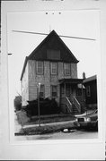 2000 S HILBERT ST, a Front Gabled duplex/two-flat, built in Milwaukee, Wisconsin in .